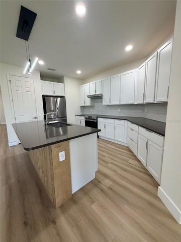 3467 74TH AVENUE CIRCLE E, Sarasota, FL 34243