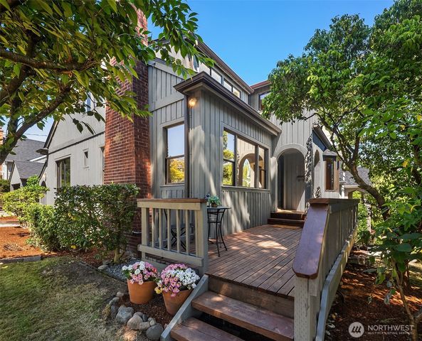 3802 NE 52nd Street, Seattle, WA 98105