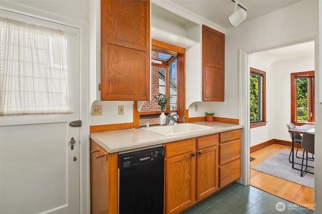 3802 NE 52nd Street, Seattle, WA 98105