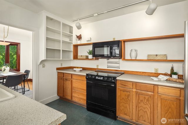 3802 NE 52nd Street, Seattle, WA 98105