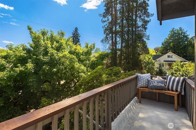3802 NE 52nd Street, Seattle, WA 98105