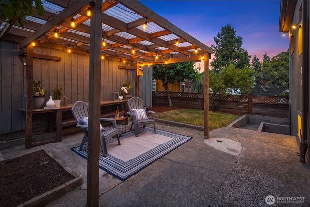 3802 NE 52nd Street, Seattle, WA 98105