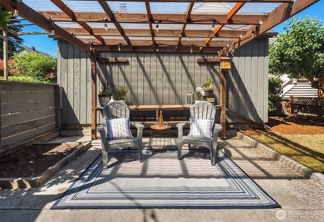 3802 NE 52nd Street, Seattle, WA 98105