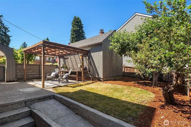 3802 NE 52nd Street, Seattle, WA 98105