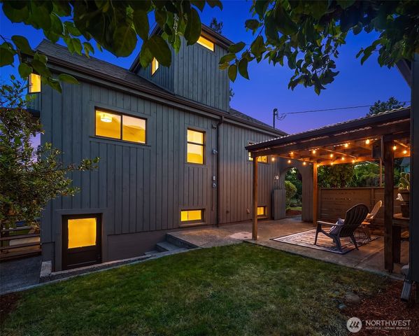 3802 NE 52nd Street, Seattle, WA 98105