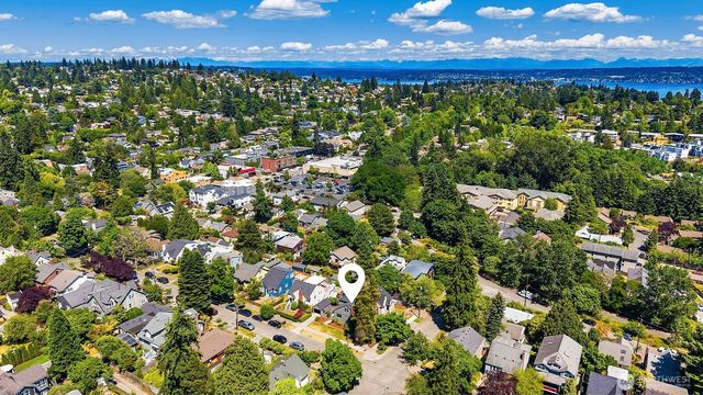 3802 NE 52nd Street, Seattle, WA 98105