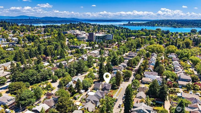 3802 NE 52nd Street, Seattle, WA 98105