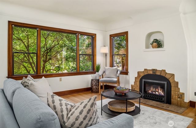 3802 NE 52nd Street, Seattle, WA 98105
