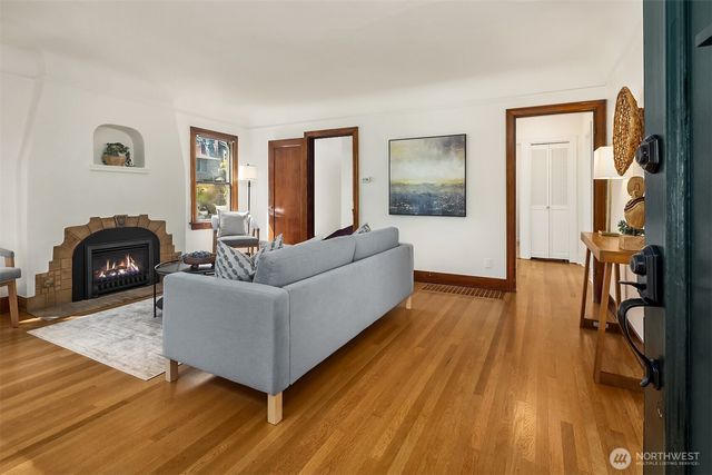 3802 NE 52nd Street, Seattle, WA 98105