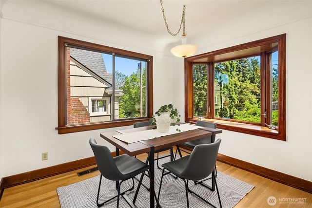 3802 NE 52nd Street, Seattle, WA 98105