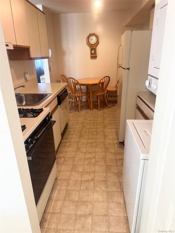 23 Windle Park B, Tarrytown, NY 10591