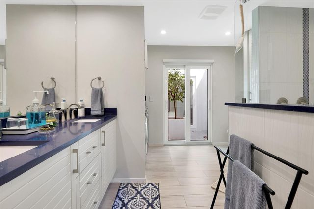 3694 GLEN OAKS MANOR DRIVE, Sarasota, FL 34232