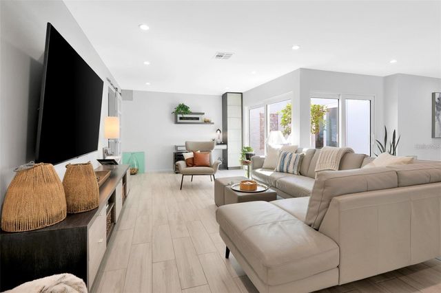 3694 GLEN OAKS MANOR DRIVE, Sarasota, FL 34232