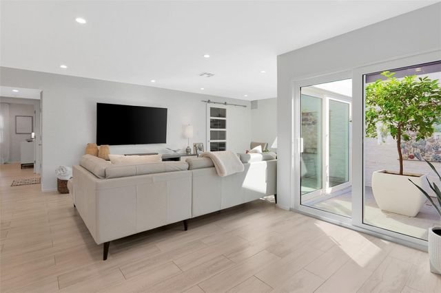 3694 GLEN OAKS MANOR DRIVE, Sarasota, FL 34232