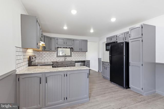 430 HYKES MILL RD, Manchester, PA 17345