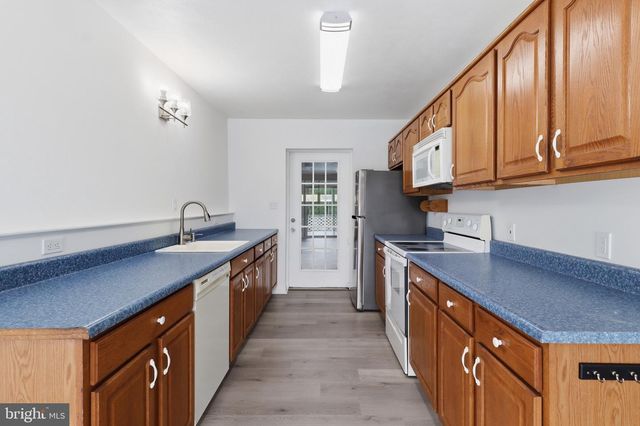 430 HYKES MILL RD, Manchester, PA 17345