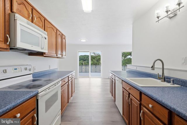 430 HYKES MILL RD, Manchester, PA 17345