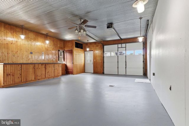 430 HYKES MILL RD, Manchester, PA 17345