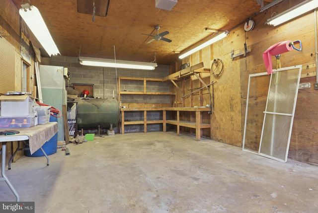 430 HYKES MILL RD, Manchester, PA 17345