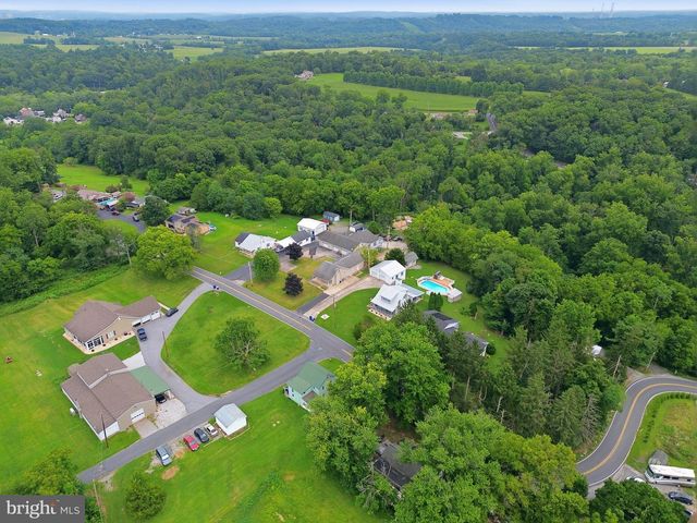 430 HYKES MILL RD, Manchester, PA 17345