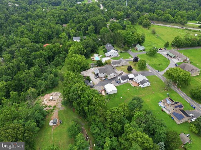 430 HYKES MILL RD, Manchester, PA 17345