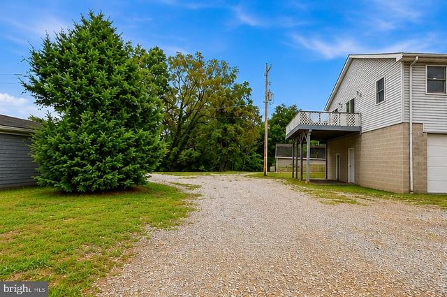 430 HYKES MILL RD, Manchester, PA 17345