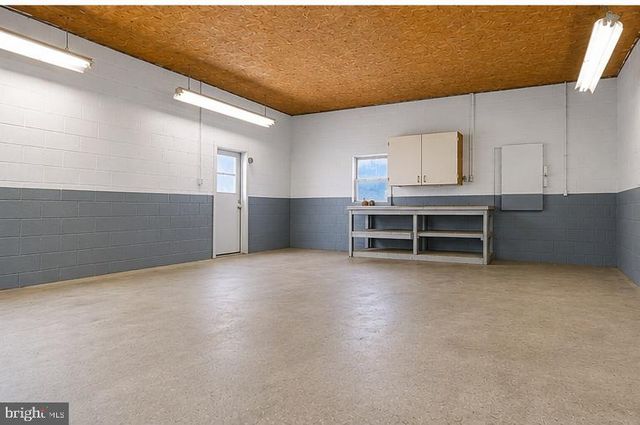 430 HYKES MILL RD, Manchester, PA 17345