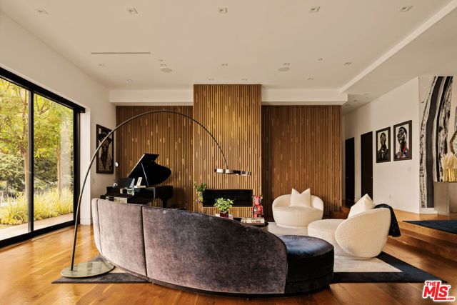 1723 Rising Glen Road, Los Angeles, CA 90069