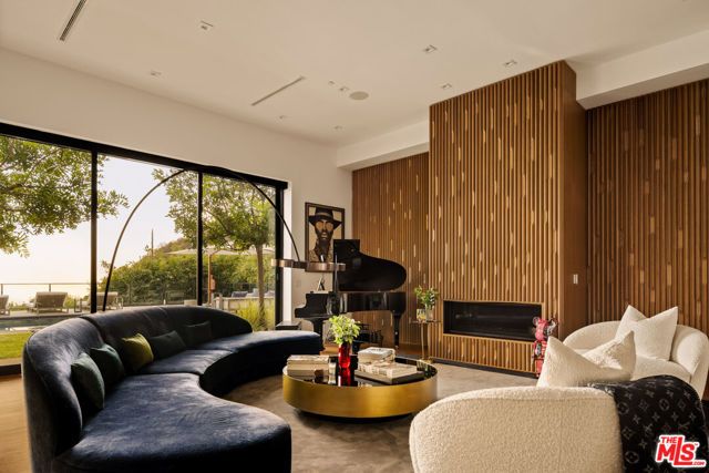 1723 Rising Glen Road, Los Angeles, CA 90069