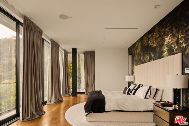 1723 Rising Glen Road, Los Angeles, CA 90069