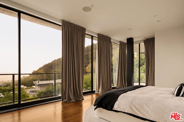 1723 Rising Glen Road, Los Angeles, CA 90069