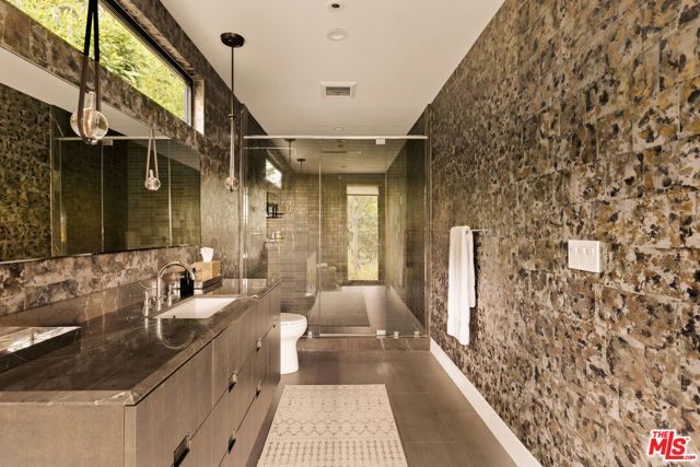 1723 Rising Glen Road, Los Angeles, CA 90069