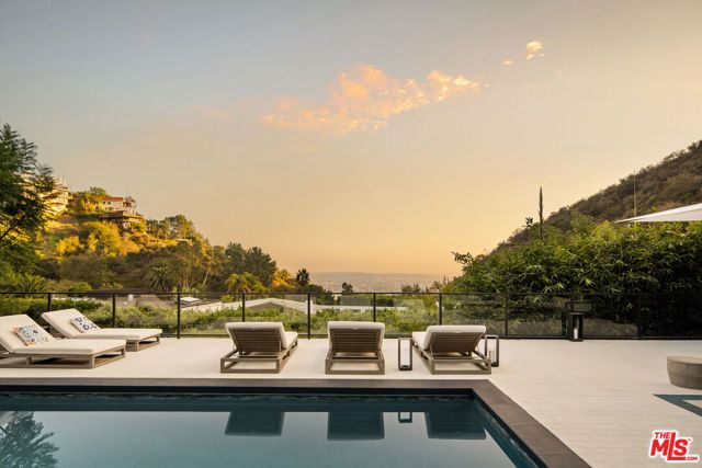 1723 Rising Glen Road, Los Angeles, CA 90069