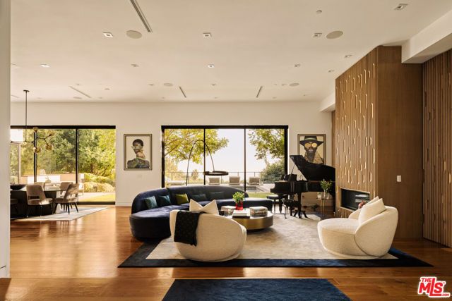 1723 Rising Glen Road, Los Angeles, CA 90069