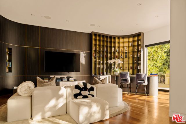 1723 Rising Glen Road, Los Angeles, CA 90069