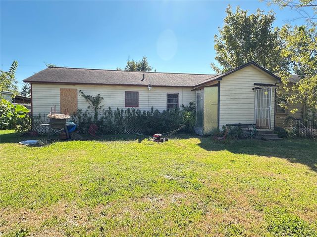 7429 W Knoll, Houston, TX 77028