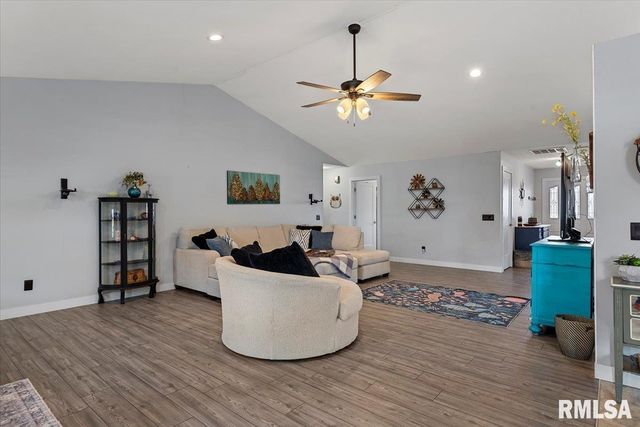 212 GLOUCESTER Court, Chatham, IL 62629