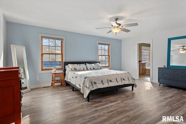 212 GLOUCESTER Court, Chatham, IL 62629