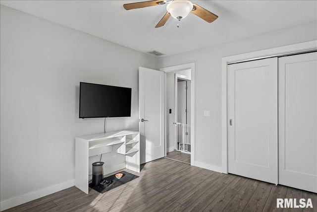 212 GLOUCESTER Court, Chatham, IL 62629