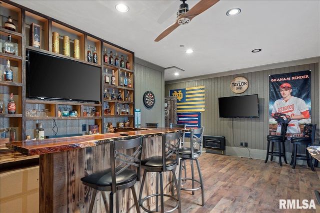 212 GLOUCESTER Court, Chatham, IL 62629