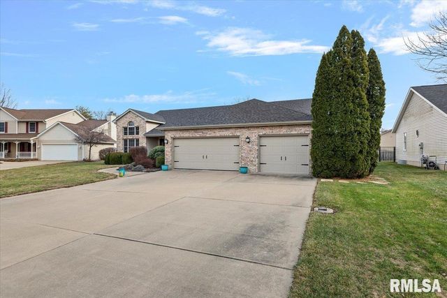 212 GLOUCESTER Court, Chatham, IL 62629