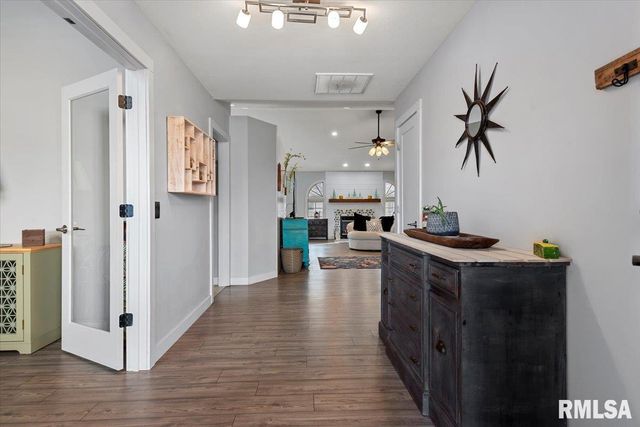 212 GLOUCESTER Court, Chatham, IL 62629