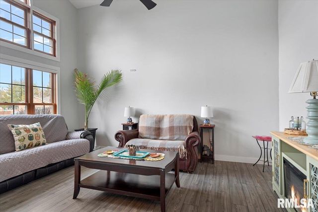 212 GLOUCESTER Court, Chatham, IL 62629