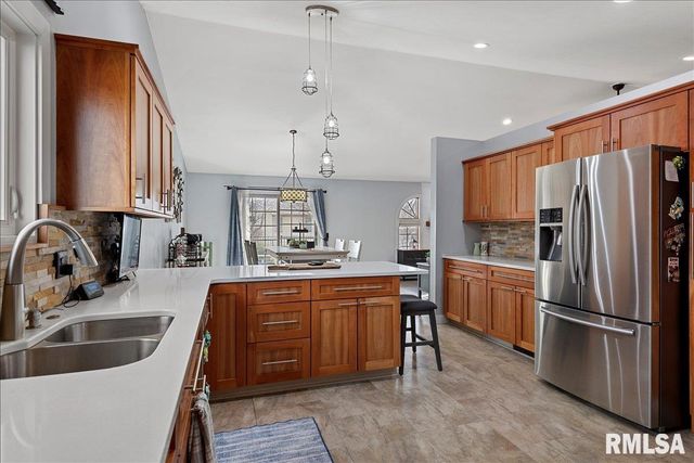 212 GLOUCESTER Court, Chatham, IL 62629