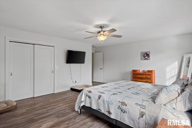 212 GLOUCESTER Court, Chatham, IL 62629