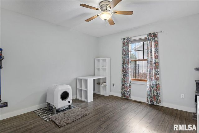 212 GLOUCESTER Court, Chatham, IL 62629