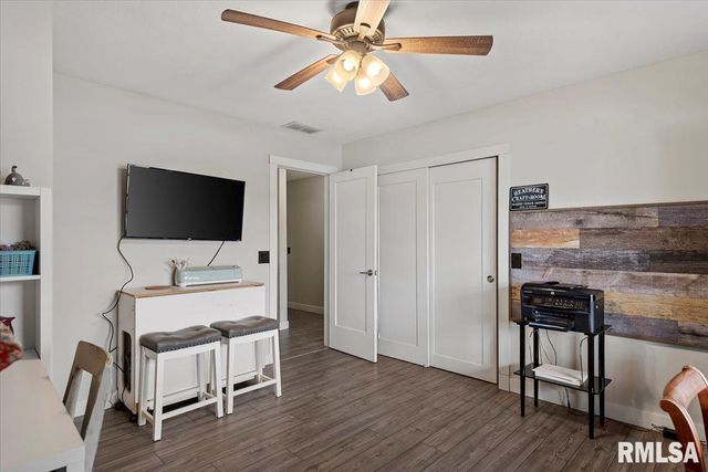 212 GLOUCESTER Court, Chatham, IL 62629