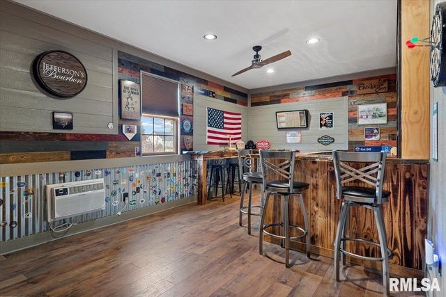 212 GLOUCESTER Court, Chatham, IL 62629