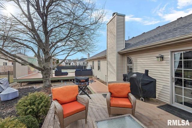 212 GLOUCESTER Court, Chatham, IL 62629