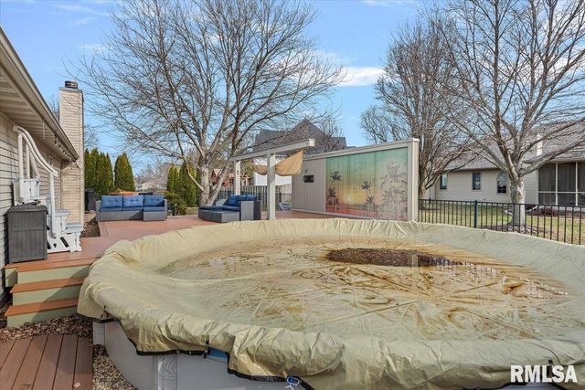 212 GLOUCESTER Court, Chatham, IL 62629